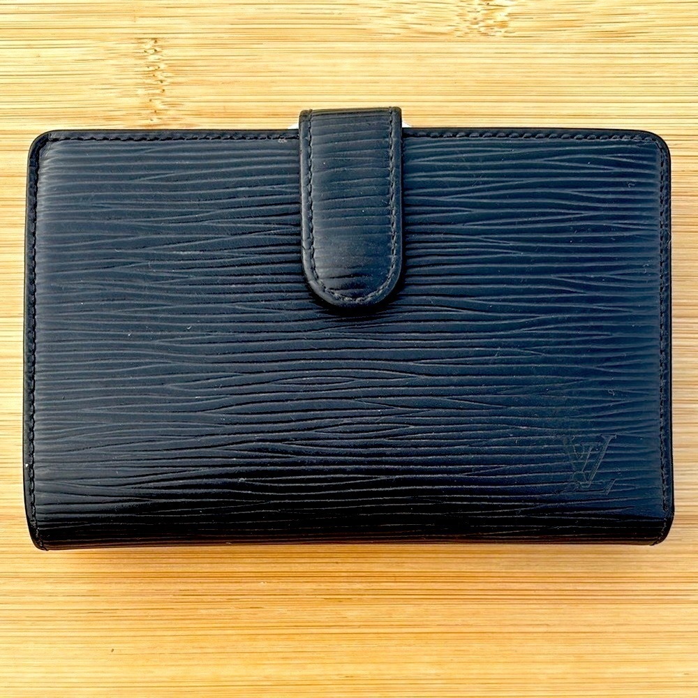 Louis Vuitton Vintage Black Epi Leather Wallet Silver Tone Kiss Lock Luxury